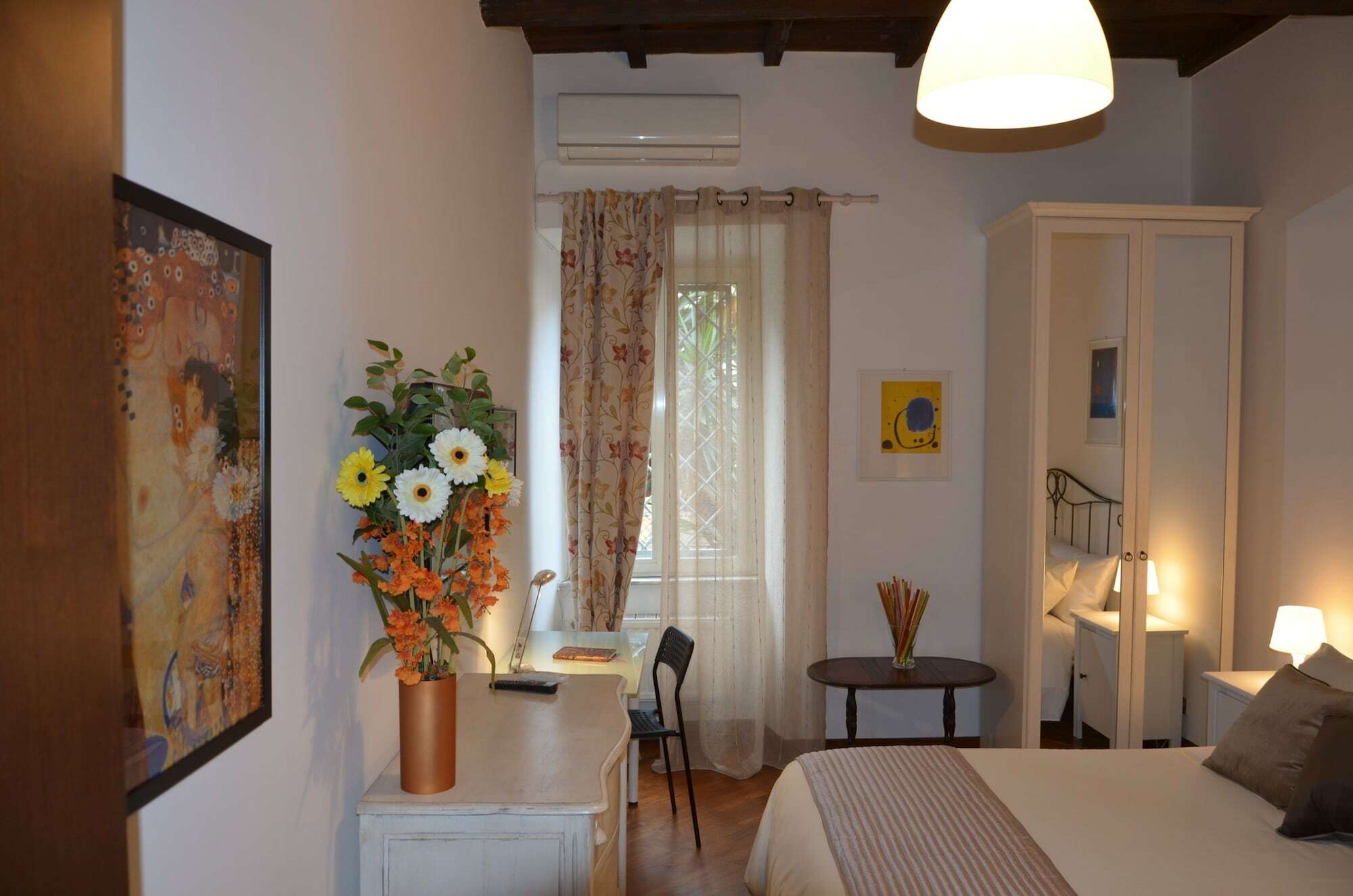Benedetta Trastevere Rome Luaran gambar